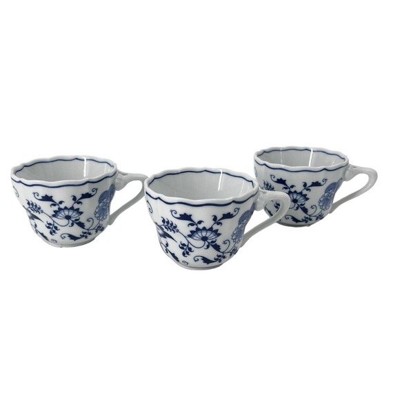 Blue Danube Porcelain Blue Onion Pattern Tea Cups Japan Set of 3 - Picture 1 of 6